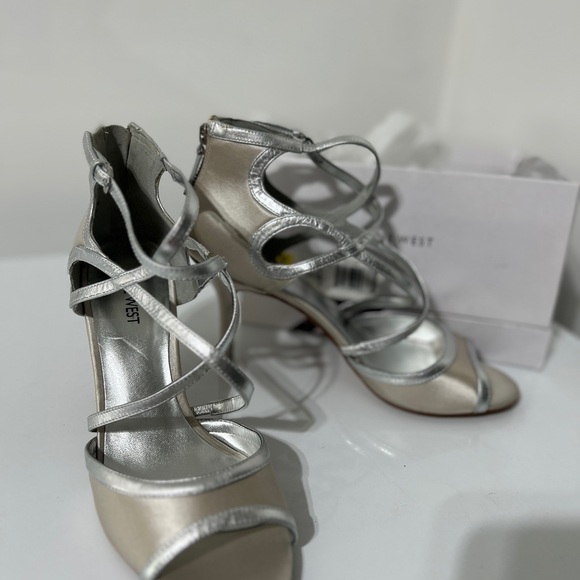 Nine West strappy heels - Picture 2 of 4